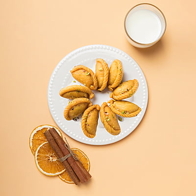 Pidikiya/Gujhiya in Suddh desi ghee (Sugar Free)